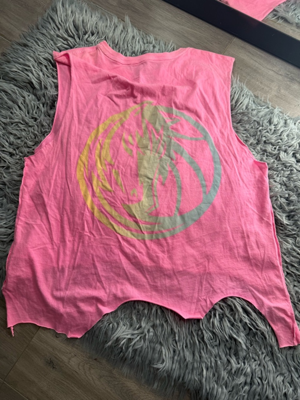Pink Graphic Sleeveless Women’s Tank Dallas Mavericks